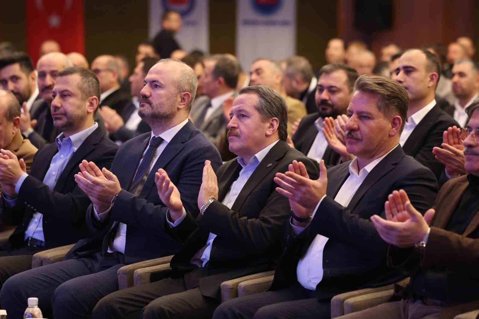 Birlik Haber-Sen 8. Olağan Genel Kurulu’nda Ömer Budak güven tazeledi
Birlik Haber-Sen 8. Olağan Genel Kurulu’nda Ömer Budak güven tazeledi