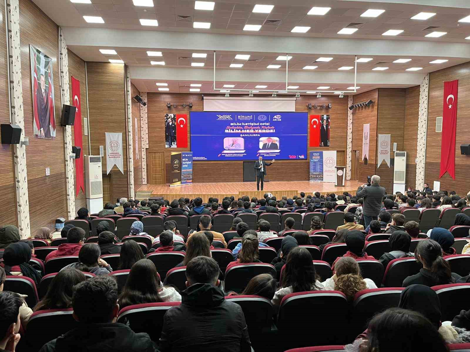 Biruni Üniversitesi, YÖK’ün ‘Bilim Kafe’ etkinlikleriyle 6 ilde gençlerle buluştu
