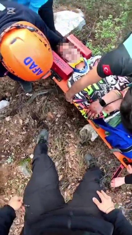 Bisiklet sürücüsü 10 metrelik şarampole yuvarlandı
