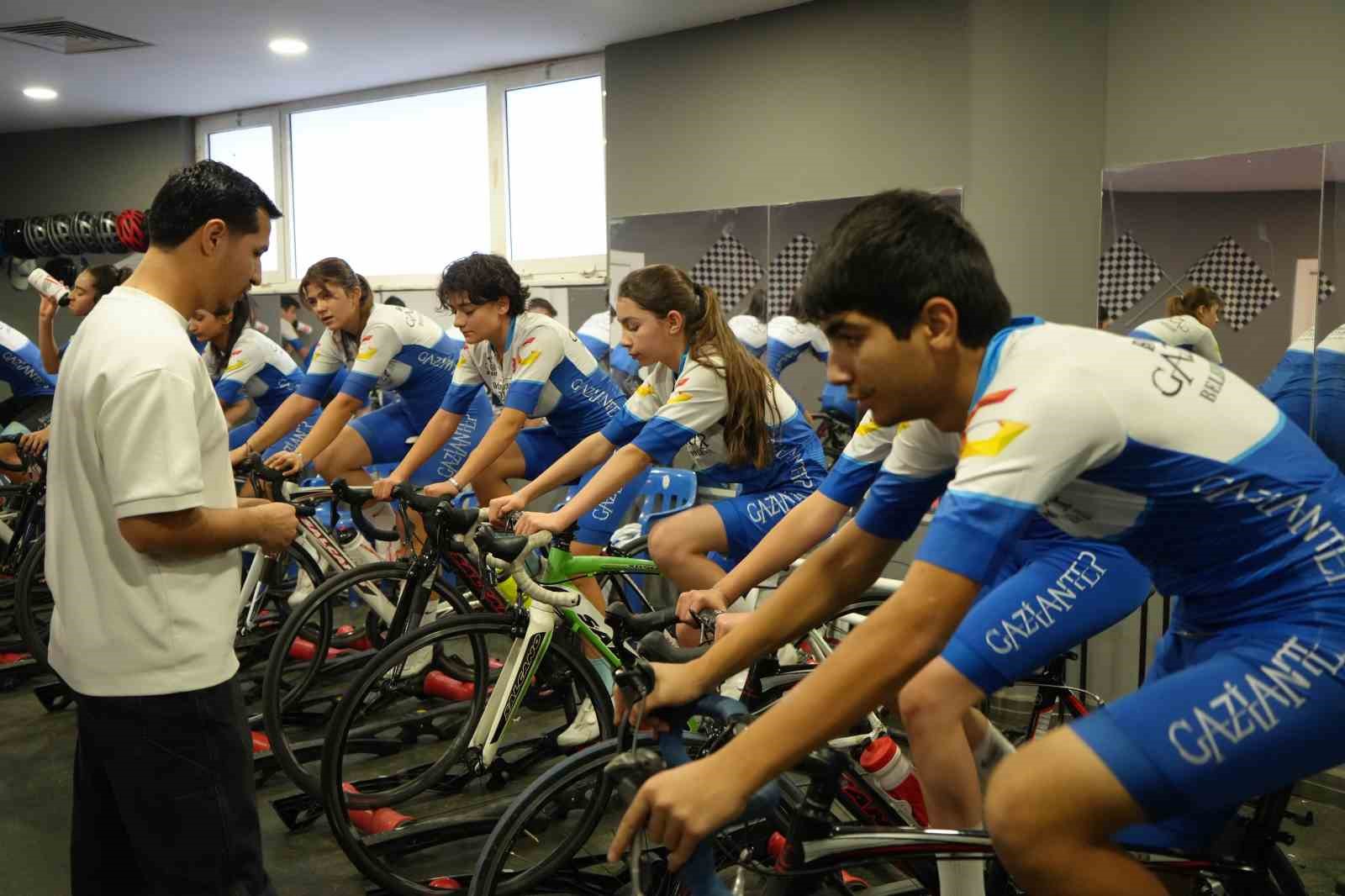 Bisiklet tamirciliğinden antrenörlüğe uzanan başarı hikayesi
