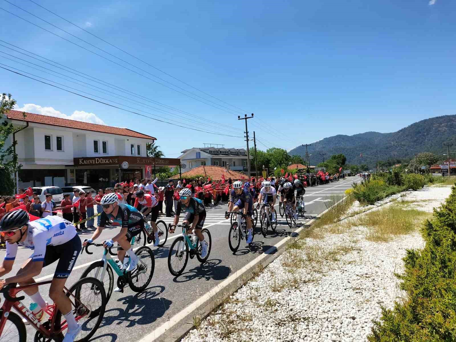 Bisikletçilere Köyceğiz’de alkışlı destek
