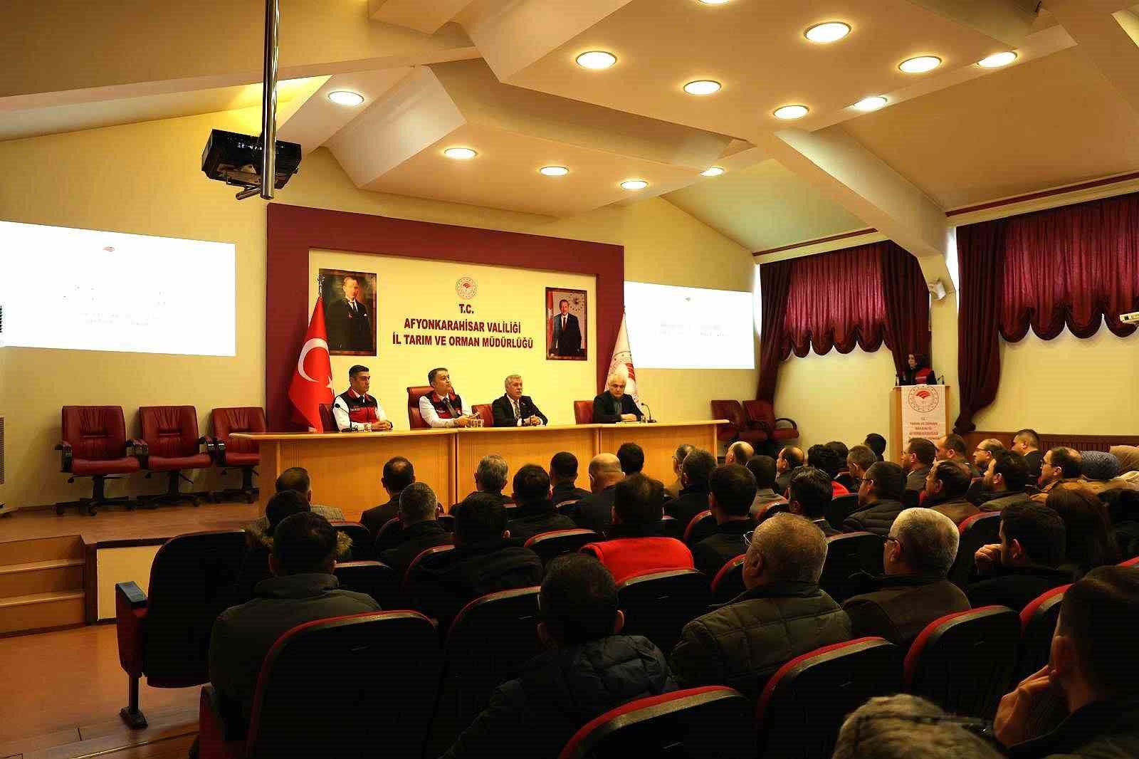 Bitki koruma ürünleri satan bayilere yönelik eğitim
