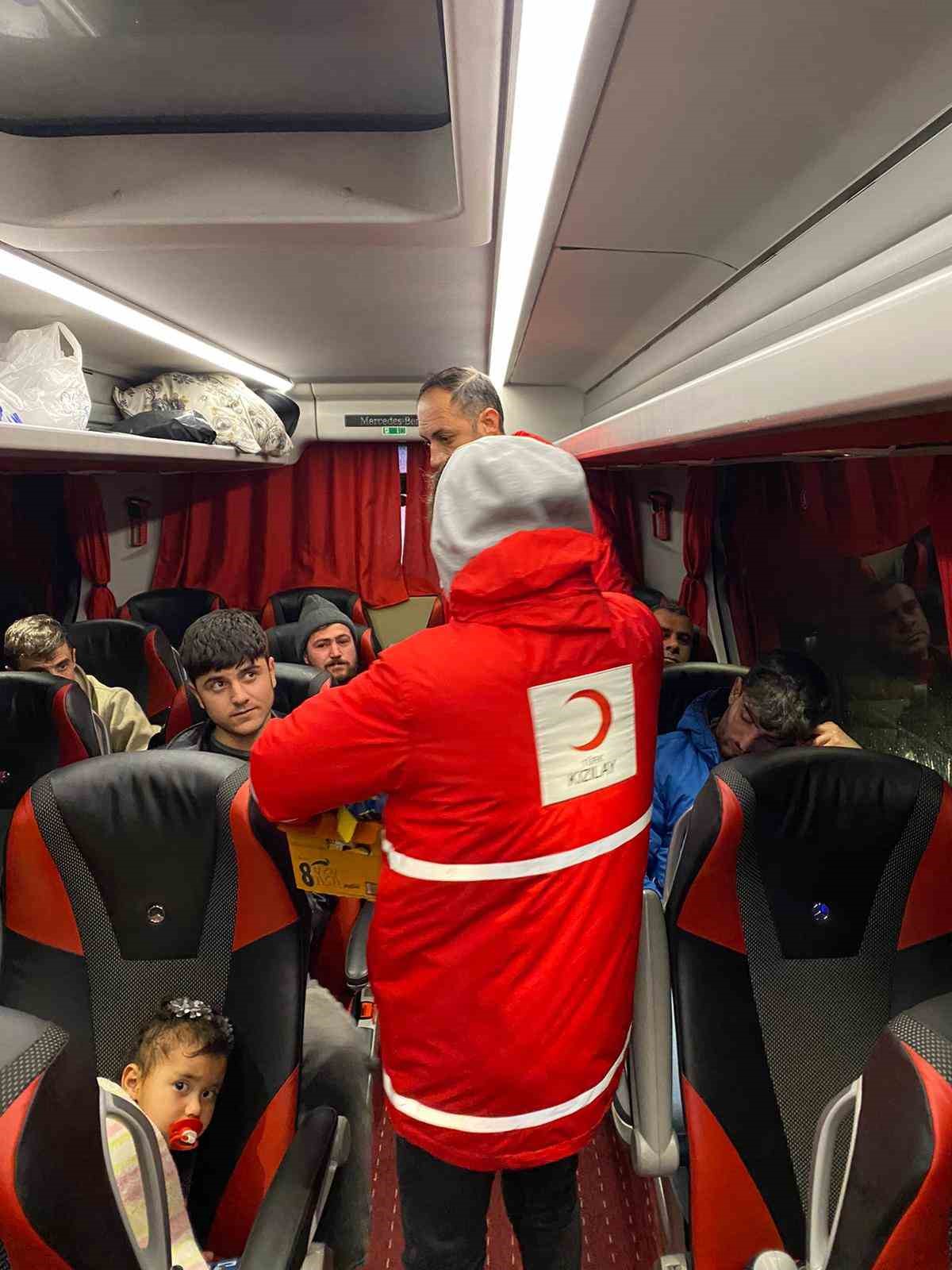 Bitlis-Baykan yolu ulaşıma kapandı, 3 saat sonra kontrollü açıldı
