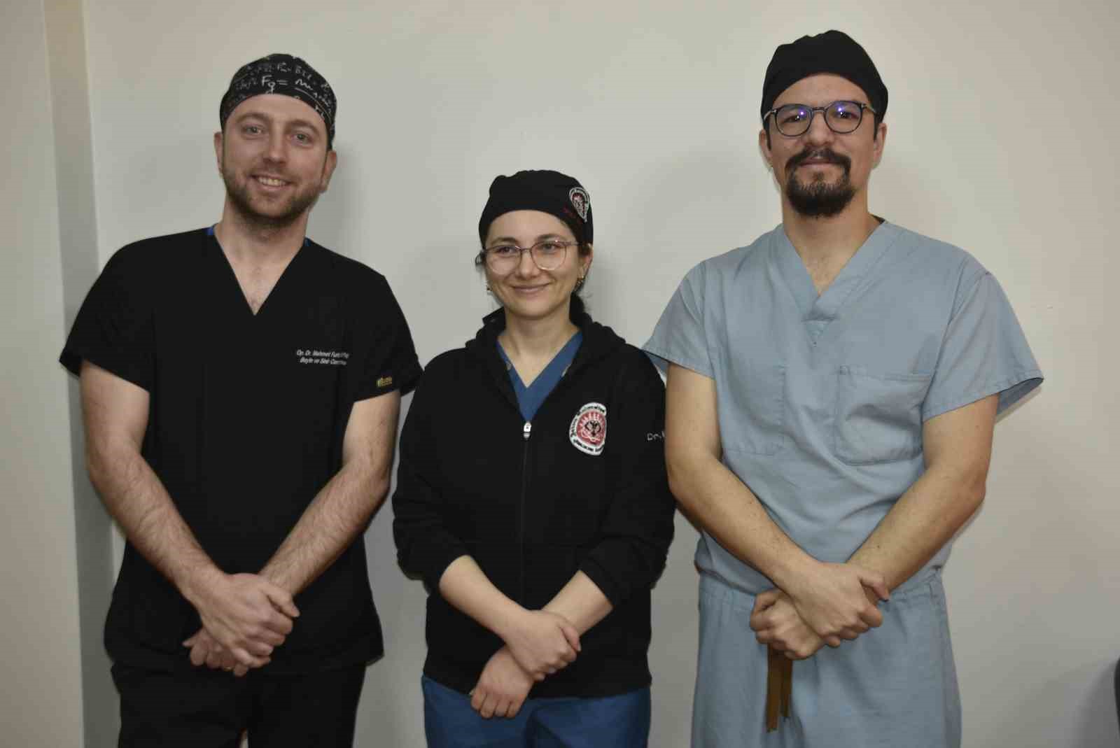 Bitlis Devlet Hastanesi’nde bir ilk: Kapalı yöntem omurga ameliyatı yapıldı
Bitlis Devlet Hastanesi’nde bir ilk: Kapalı yöntem omurga ameliyatı yapıldı