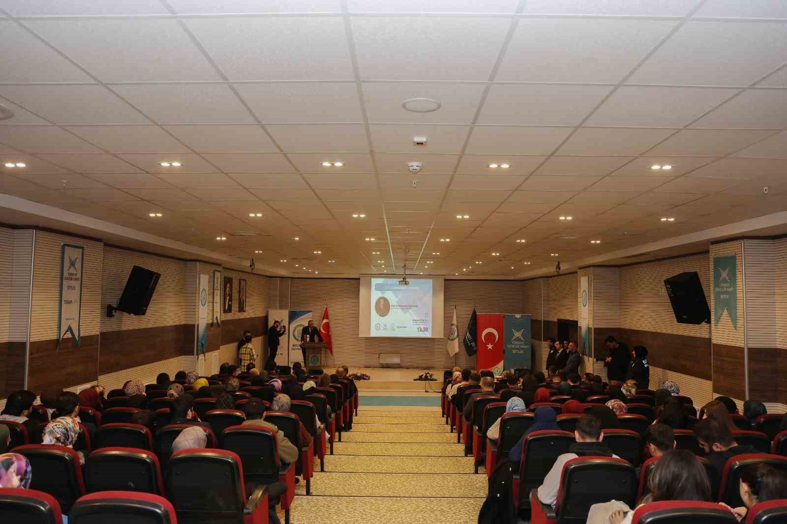 Bitlis İhtisas Akademi’nin açılış ve lansman programı gerçekleştirildi
Bitlis İhtisas Akademi’nin açılış ve lansman programı gerçekleştirildi