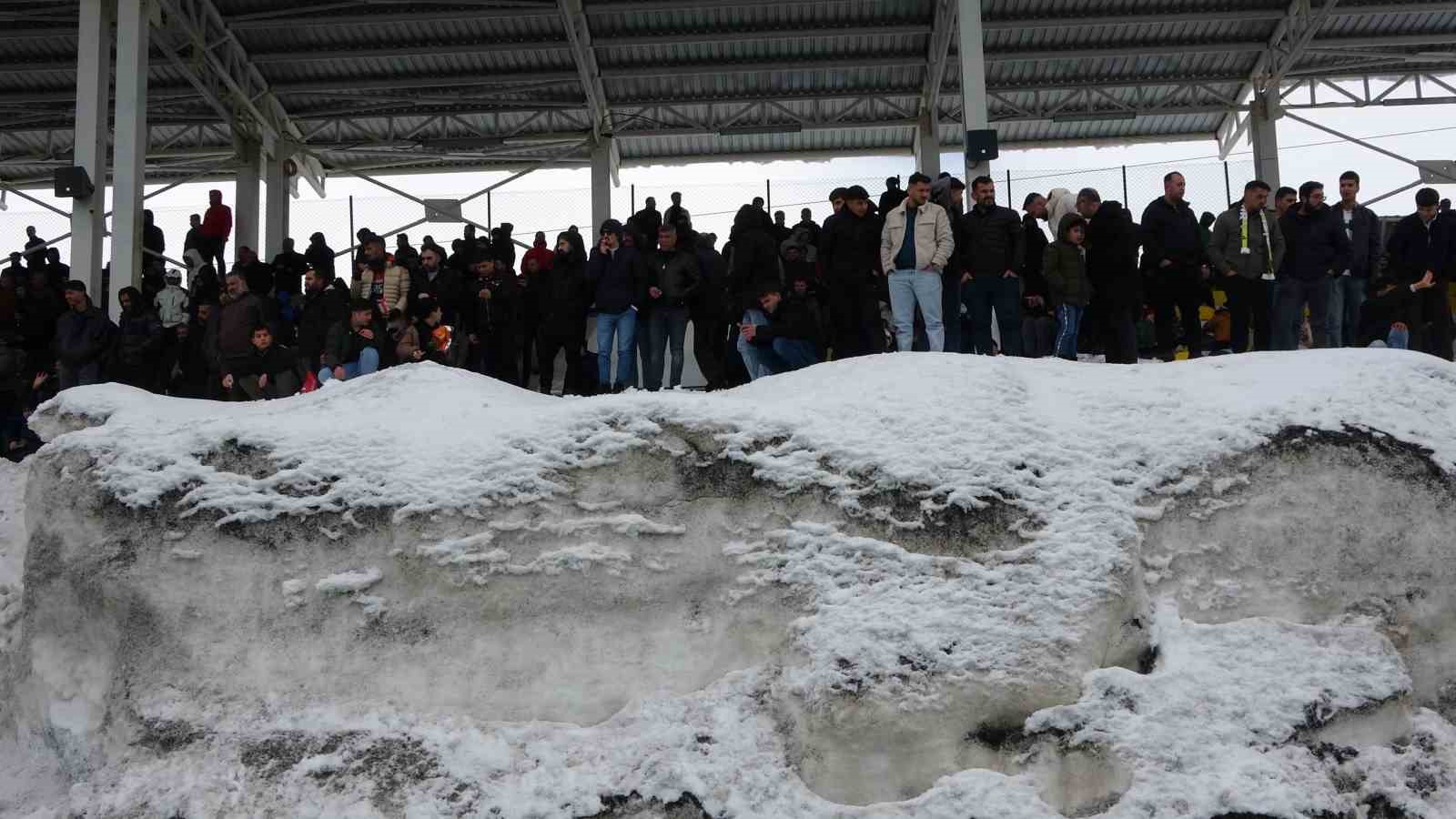 Bitlis Spor 1916 evinde puan kaybetti

