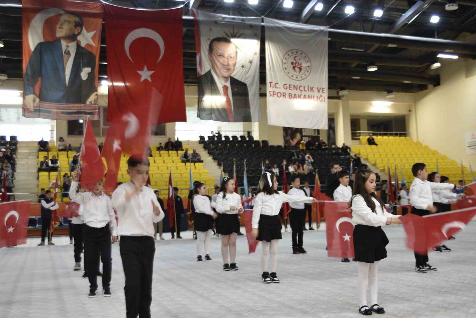 Bitlis’te 23 Nisan Ulusal Egemenlik ve Çocuk Bayramı kutlandı
