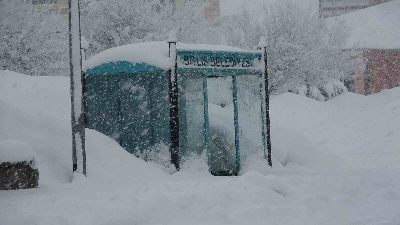 Bitlis’te 304 köy yolu kar nedeniyle ulaşıma kapandı
