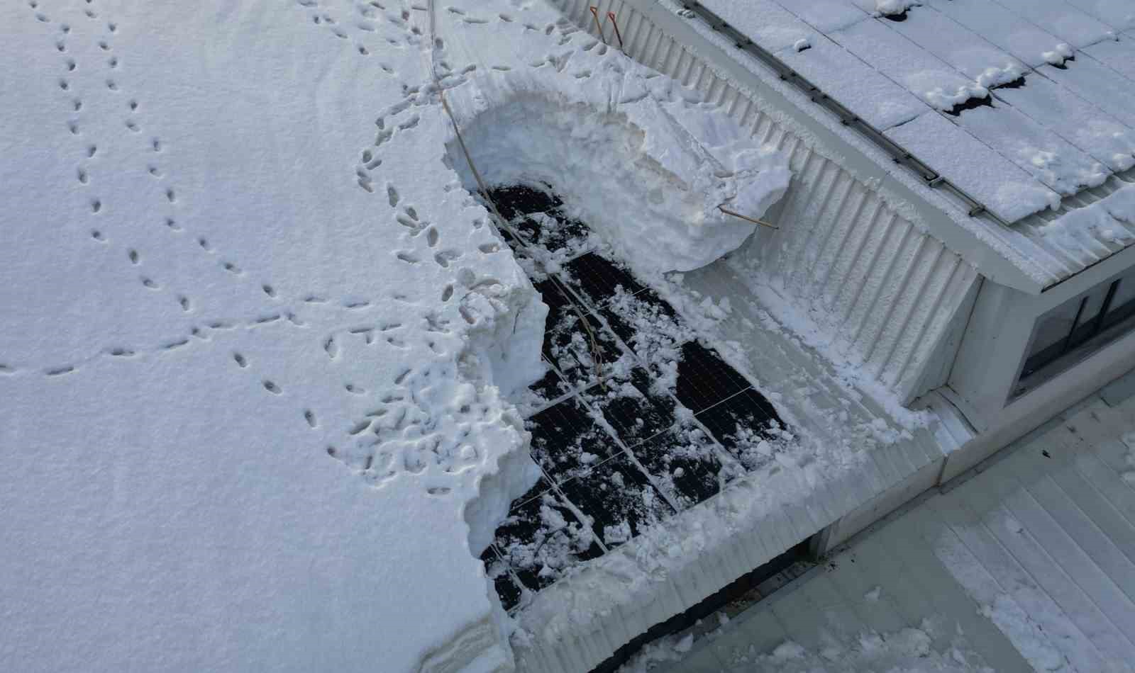 Bitlis’te çatılarda yoğun mesai
