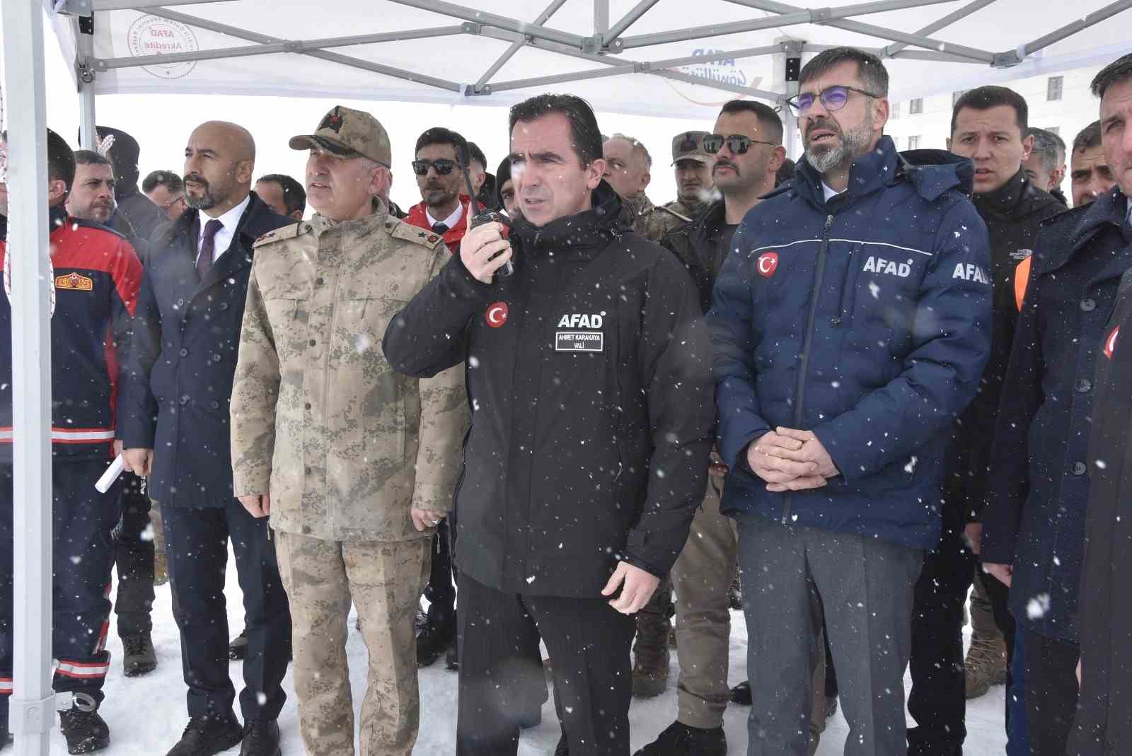 Bitlis’te çığ tatbikatı gerçeğini aratmadı
