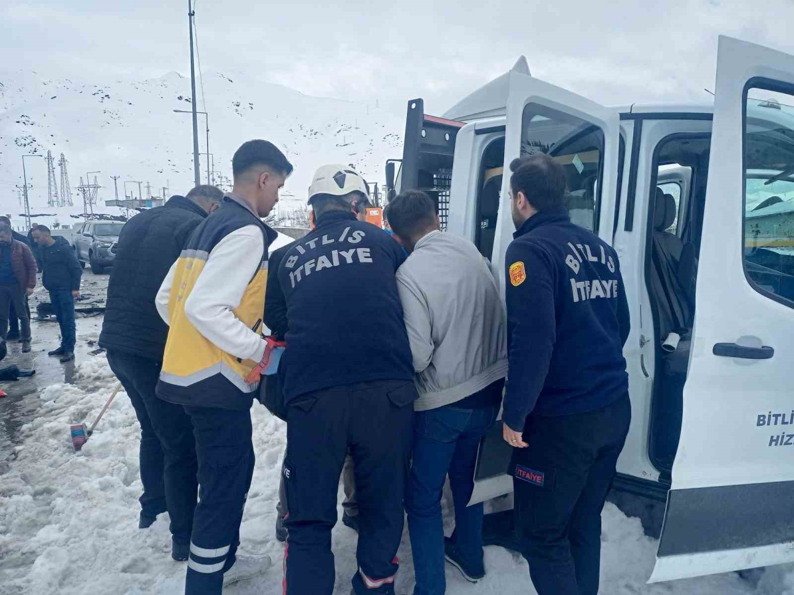 Bitlis’te iki ayrı kaza: 12 yaralı
