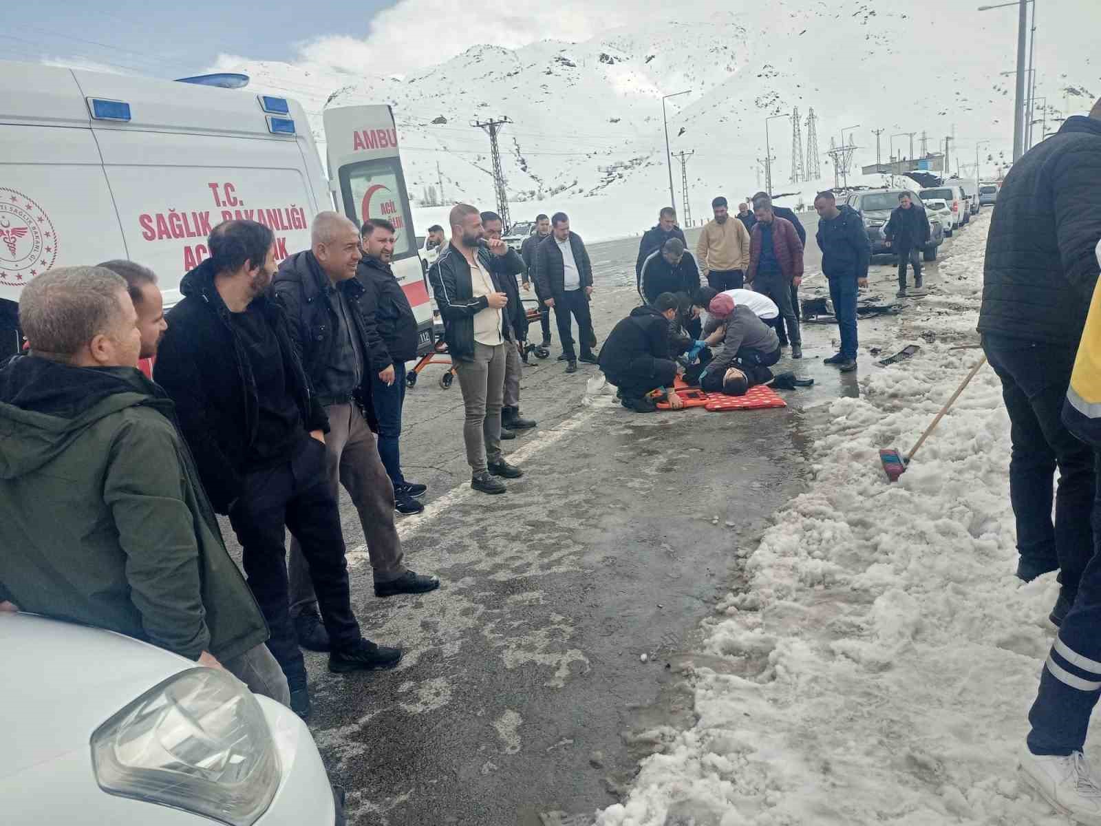 Bitlis’te iki ayrı kaza: 12 yaralı
