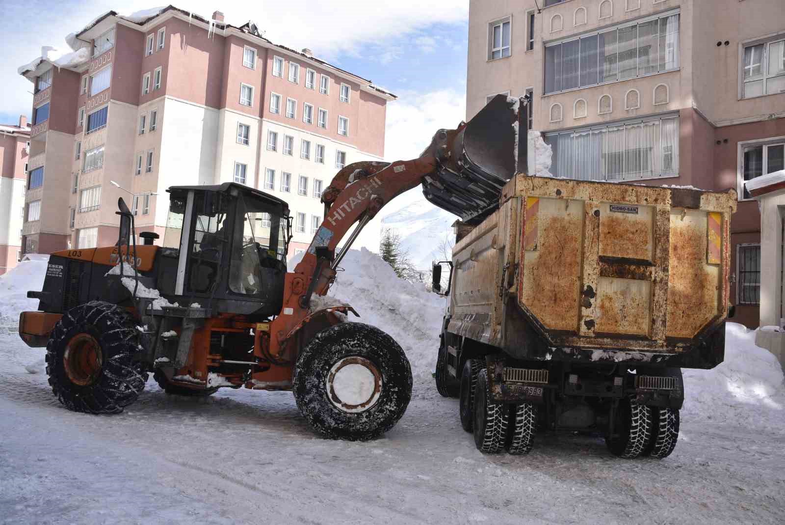Bitlis’te karla mücadeleye rekor yakıt harcaması
