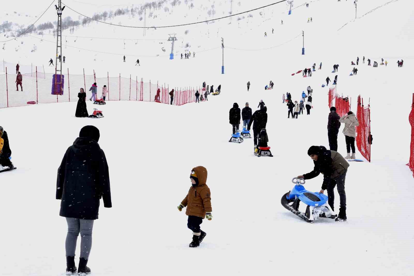 Bitlis’te kış turizmi yarı yıl tatiliyle canlandı
