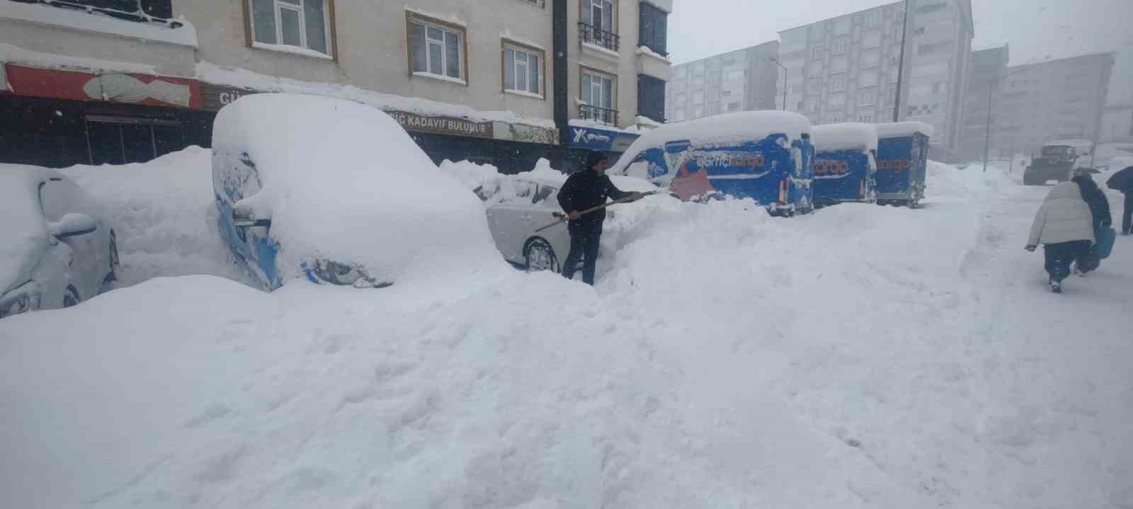 Bitlis’te kuvvetli kar, fırtına ve çığ tehlikesi uyarısı
