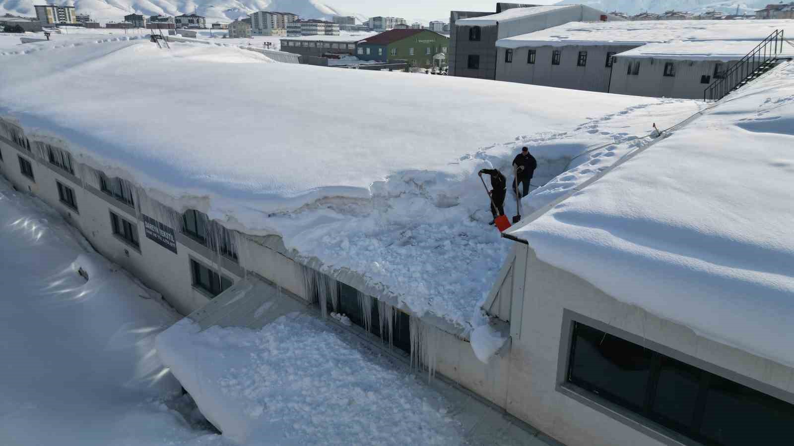 Bitlis’te soğuk hava etkisini sürdürüyor
