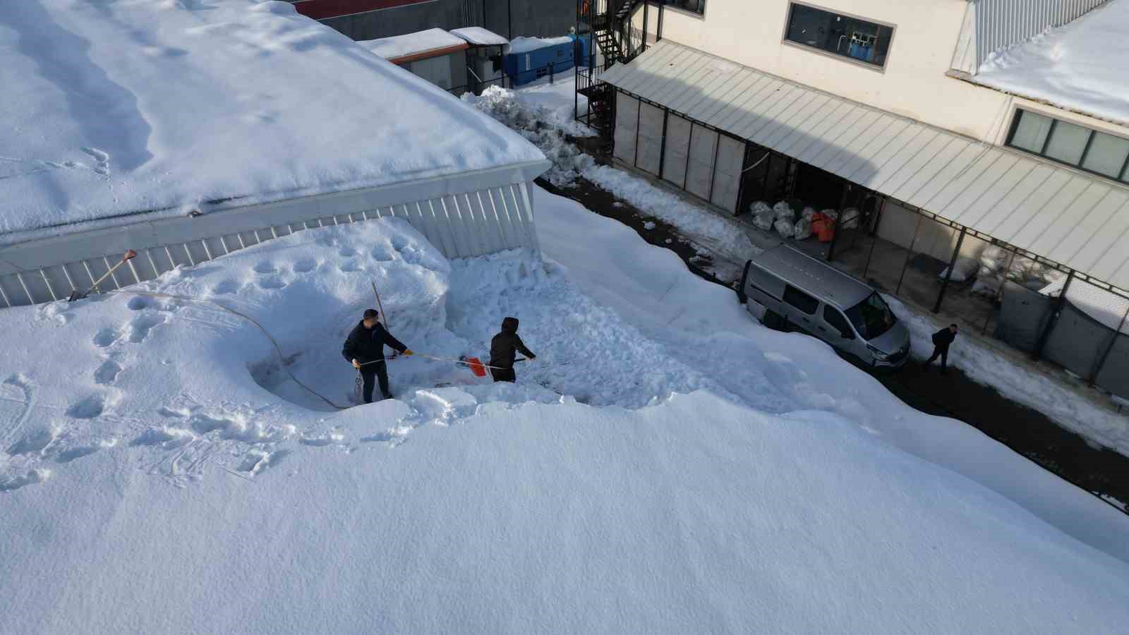 Bitlis’te soğuk hava etkisini sürdürüyor
