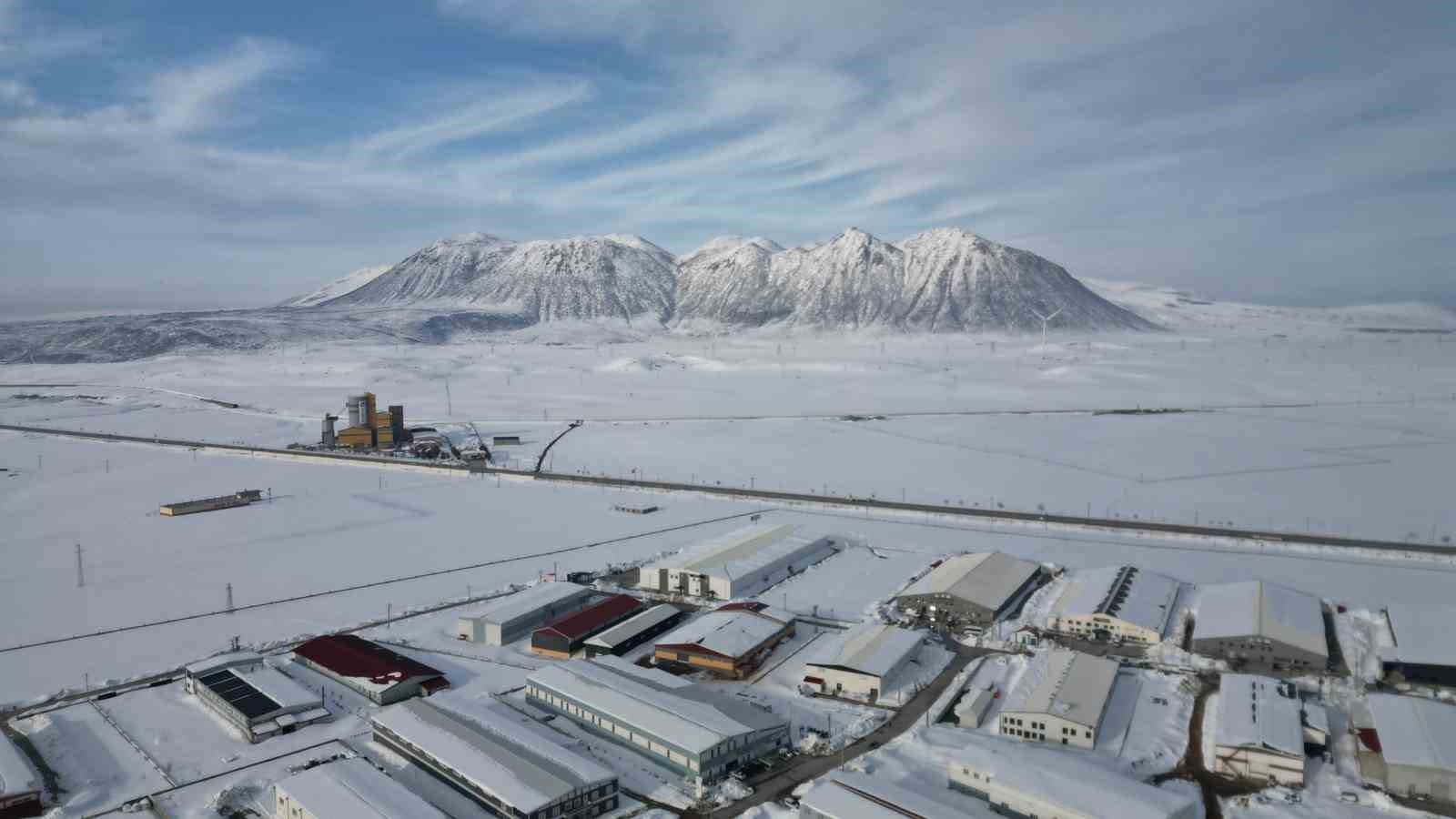 Bitlis’te tekstilciler kar yüzünden güneş panellerini kullanamıyor
