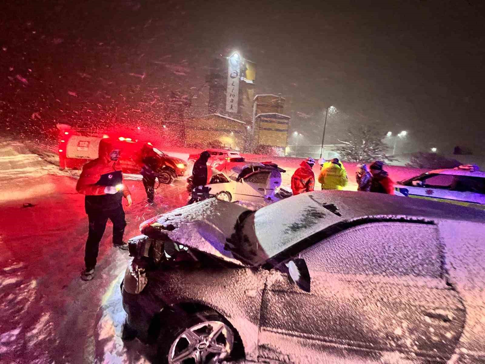 Bitlis’te trafik kazası: 2’si çocuk 7 kişi yaralandı
