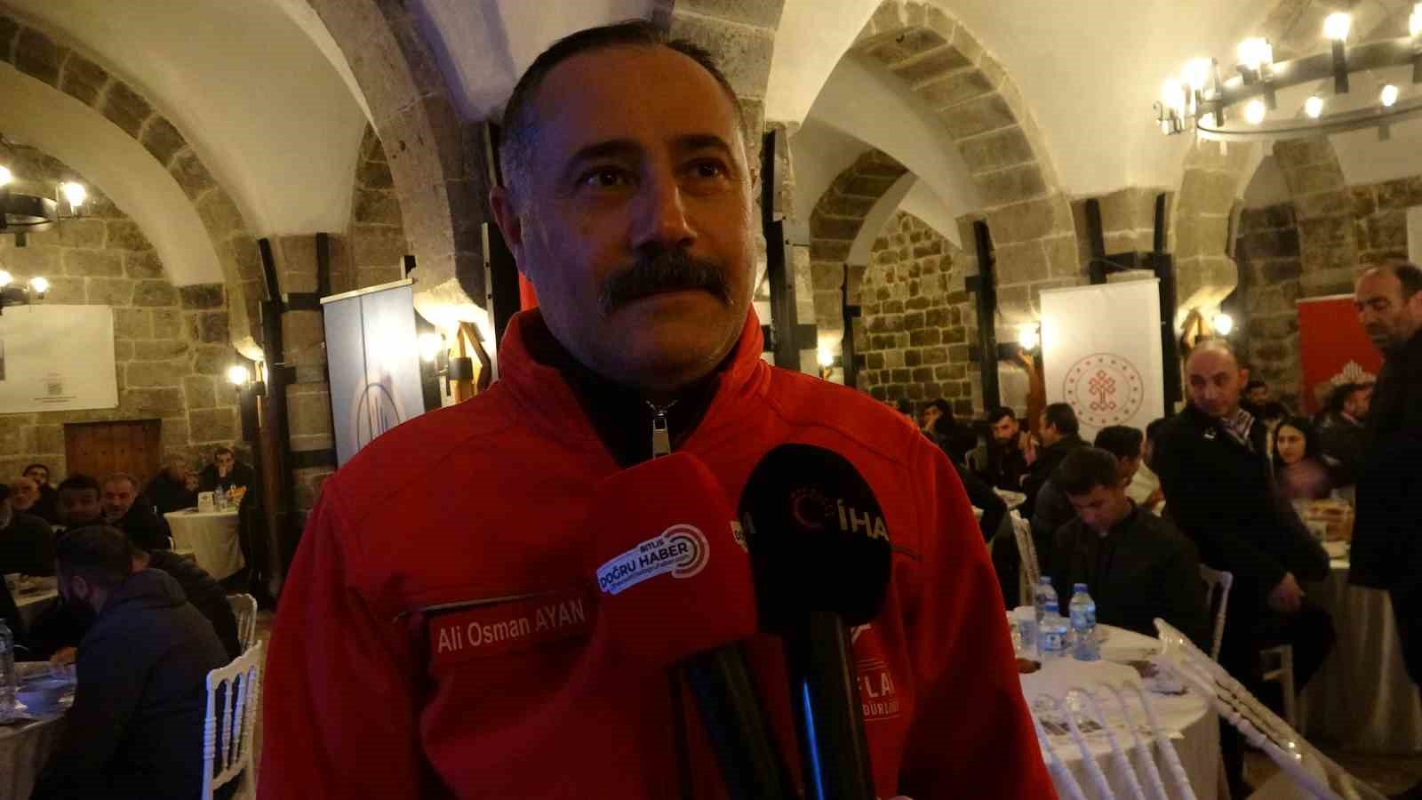 Bitlis’te yüzlerce vatandaşa iftar ikramı
