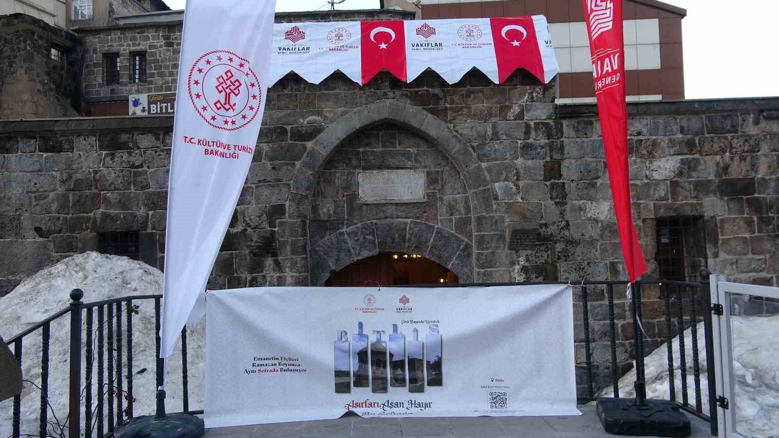 Bitlis’te yüzlerce vatandaşa iftar ikramı
