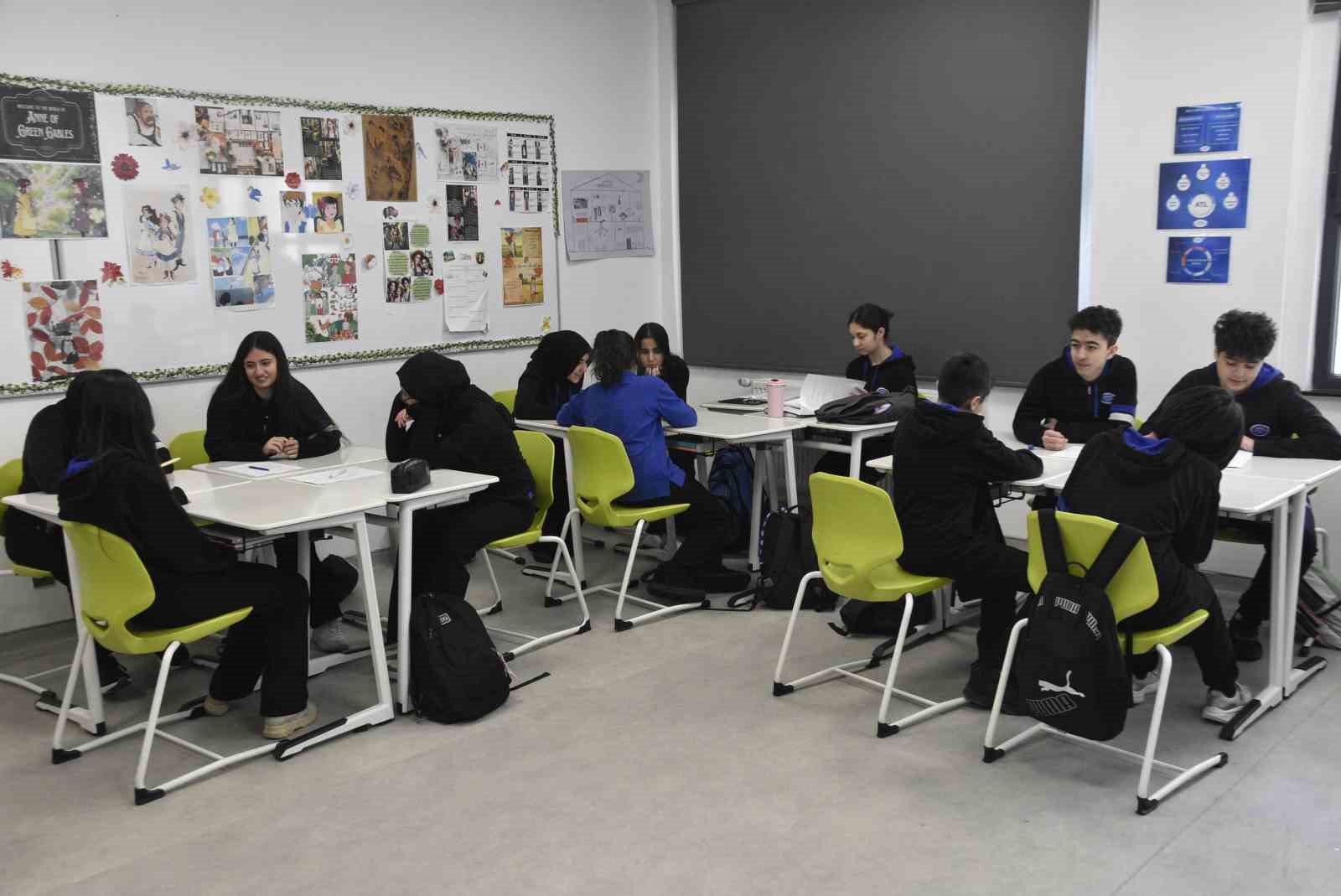 Bitlis’teki okullarda deprem tatbikatı yapıldı
