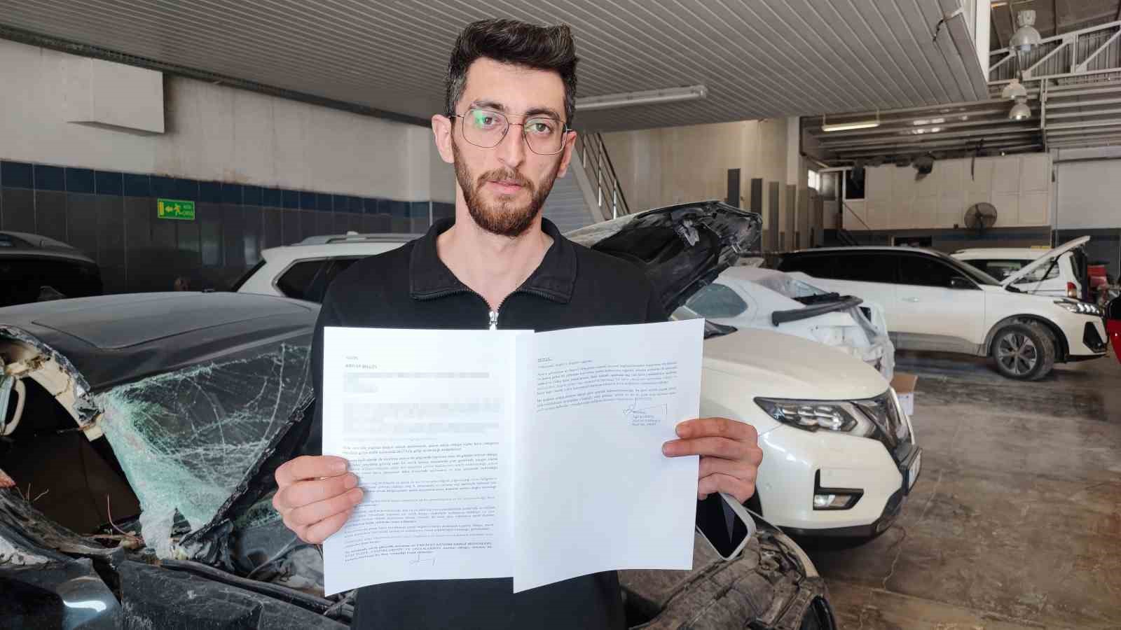 BMW ile ölümden döndü, milyonluk otomobil hava yastığı açmadı
BMW ile ölümden döndü, milyonluk otomobil hava yastığı açmadı