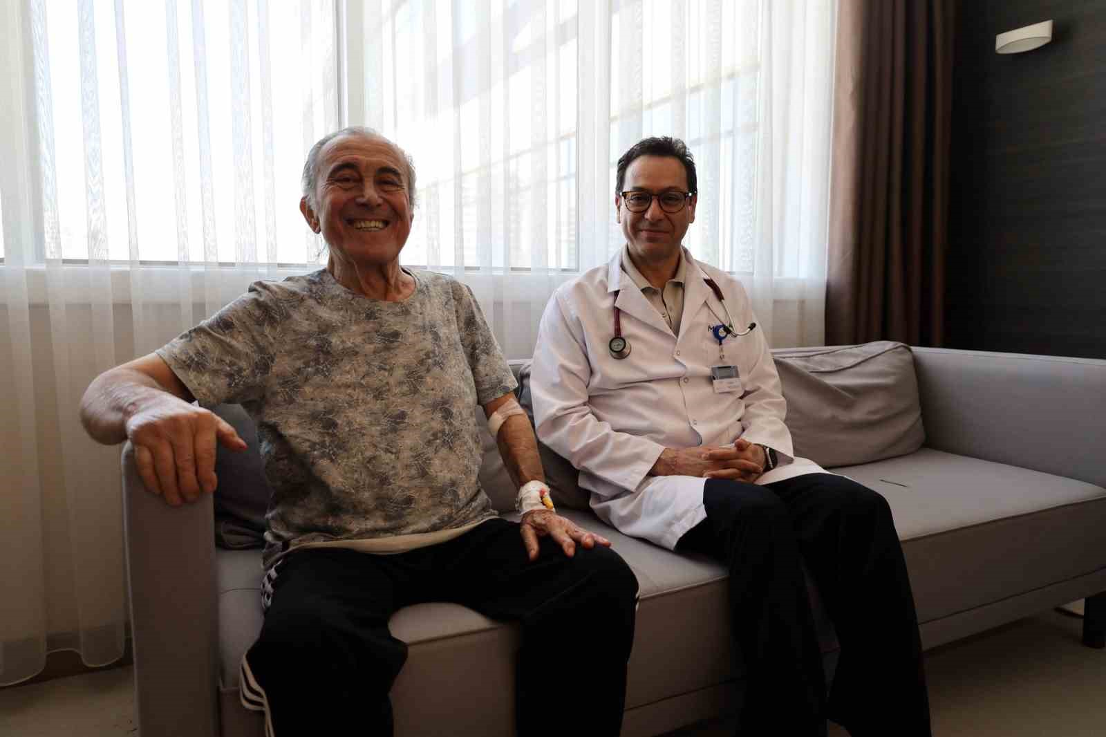 Böbrek nakilli 76 yaşındaki hasta, kolanjioskopi ile sağlığına kavuştu
Böbrek nakilli 76 yaşındaki hasta, kolanjioskopi ile sağlığına kavuştu