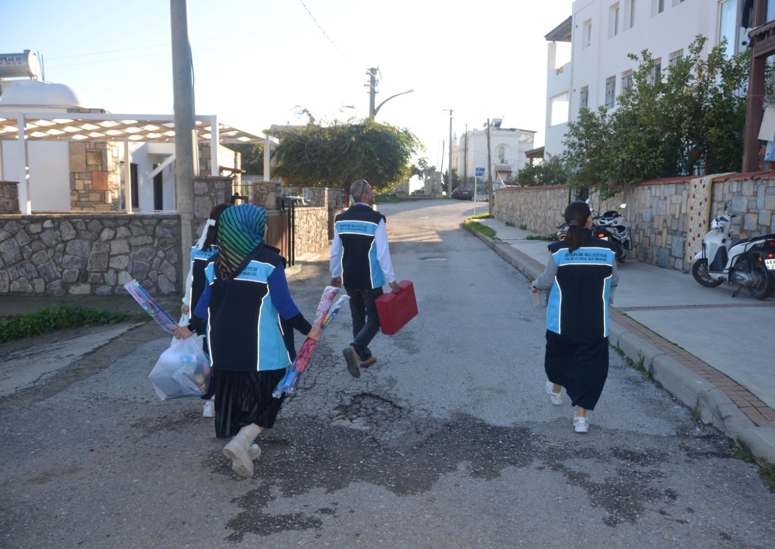 Bodrum Belediyesi minik yüzleri güldürdü
