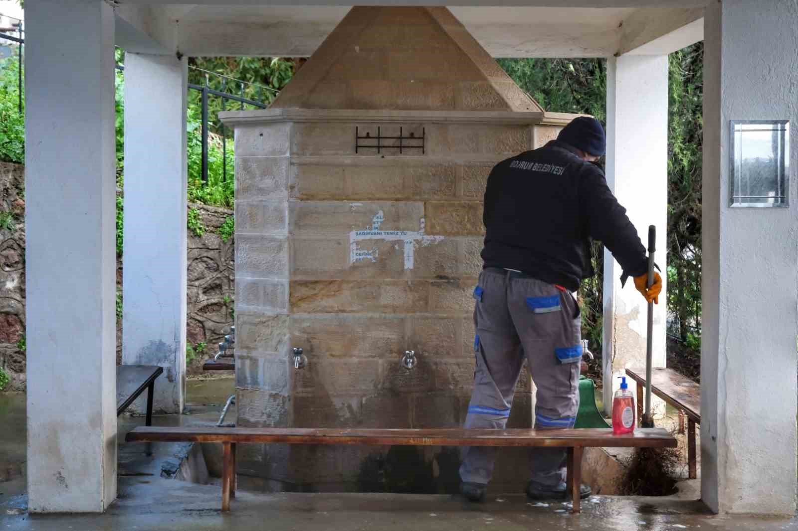 Bodrum camilerinde Ramazan temizliği
