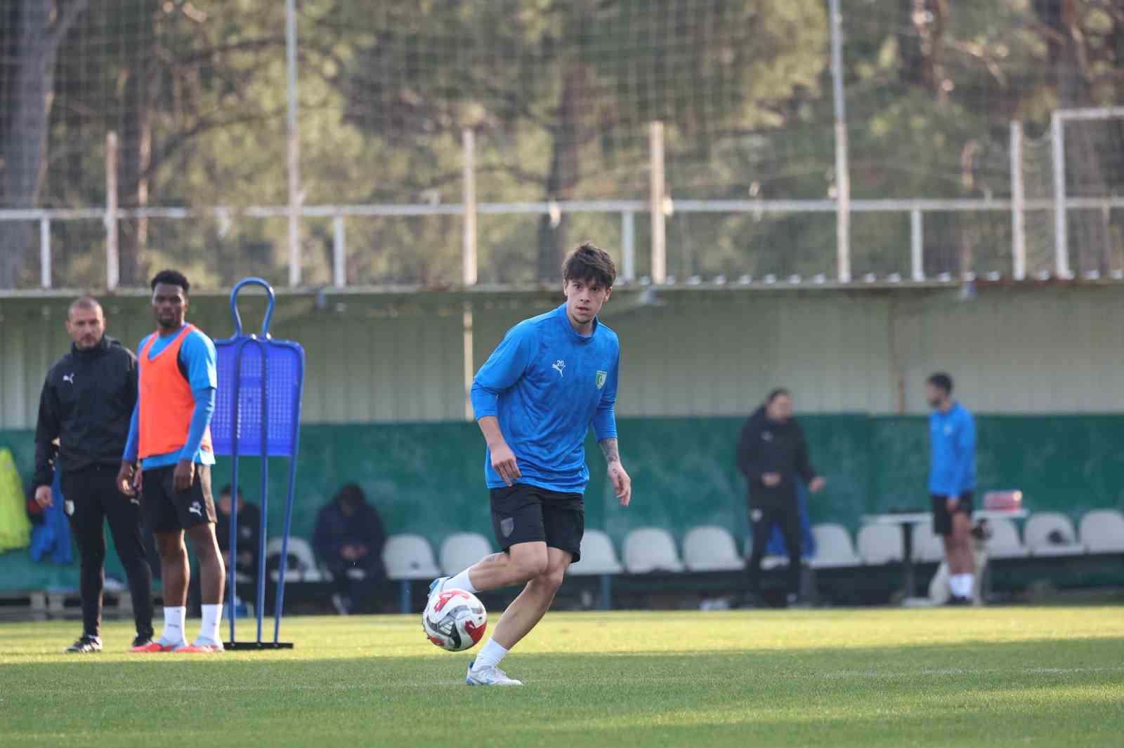 Bodrum FK, hem kupada hem ligde galibiyet peşinde
Bodrum FK, hem kupada hem ligde galibiyet peşinde