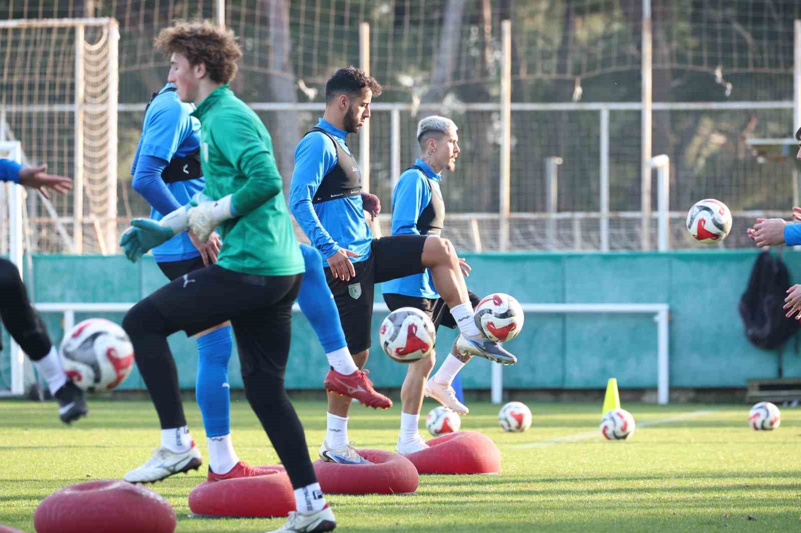 Bodrum FK, hem kupada hem ligde galibiyet peşinde
Bodrum FK, hem kupada hem ligde galibiyet peşinde