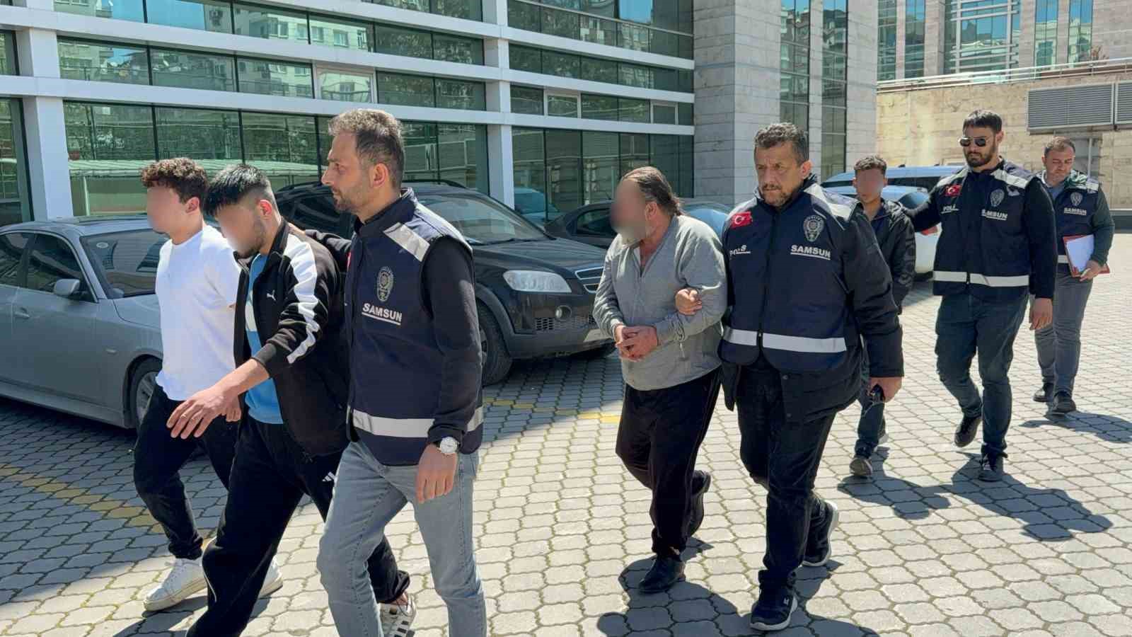 Bodrum katta dehşet: Konuşmak için çağırdıkları genci darp edip gasp ettiler
