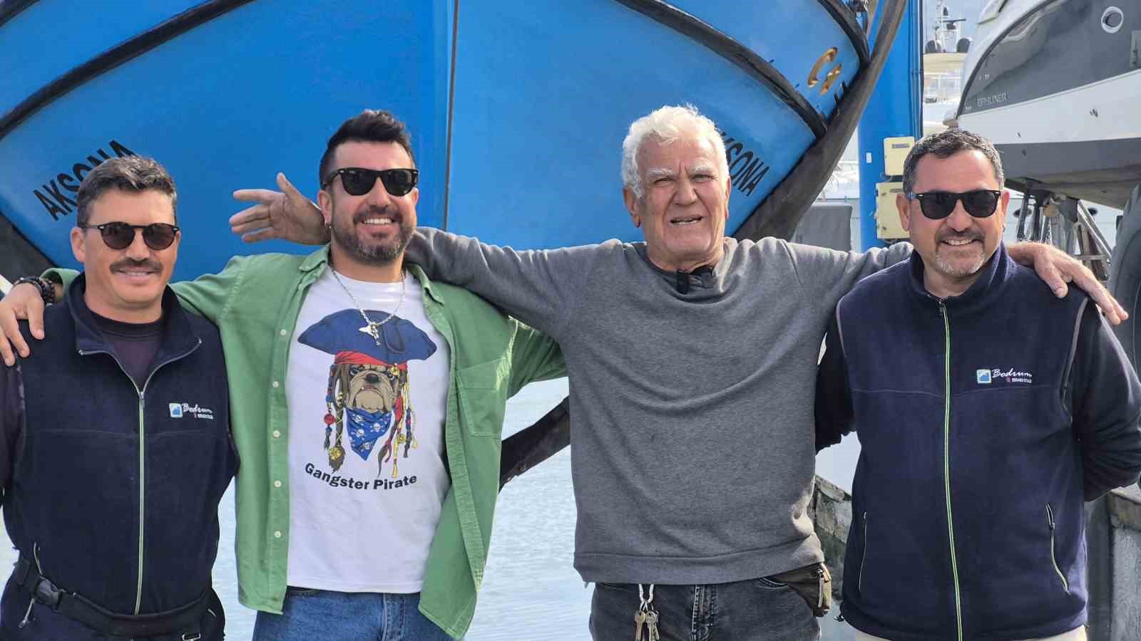 Bodrum’da 65 yaşındaki teknesine gözü gibi bakıyor
