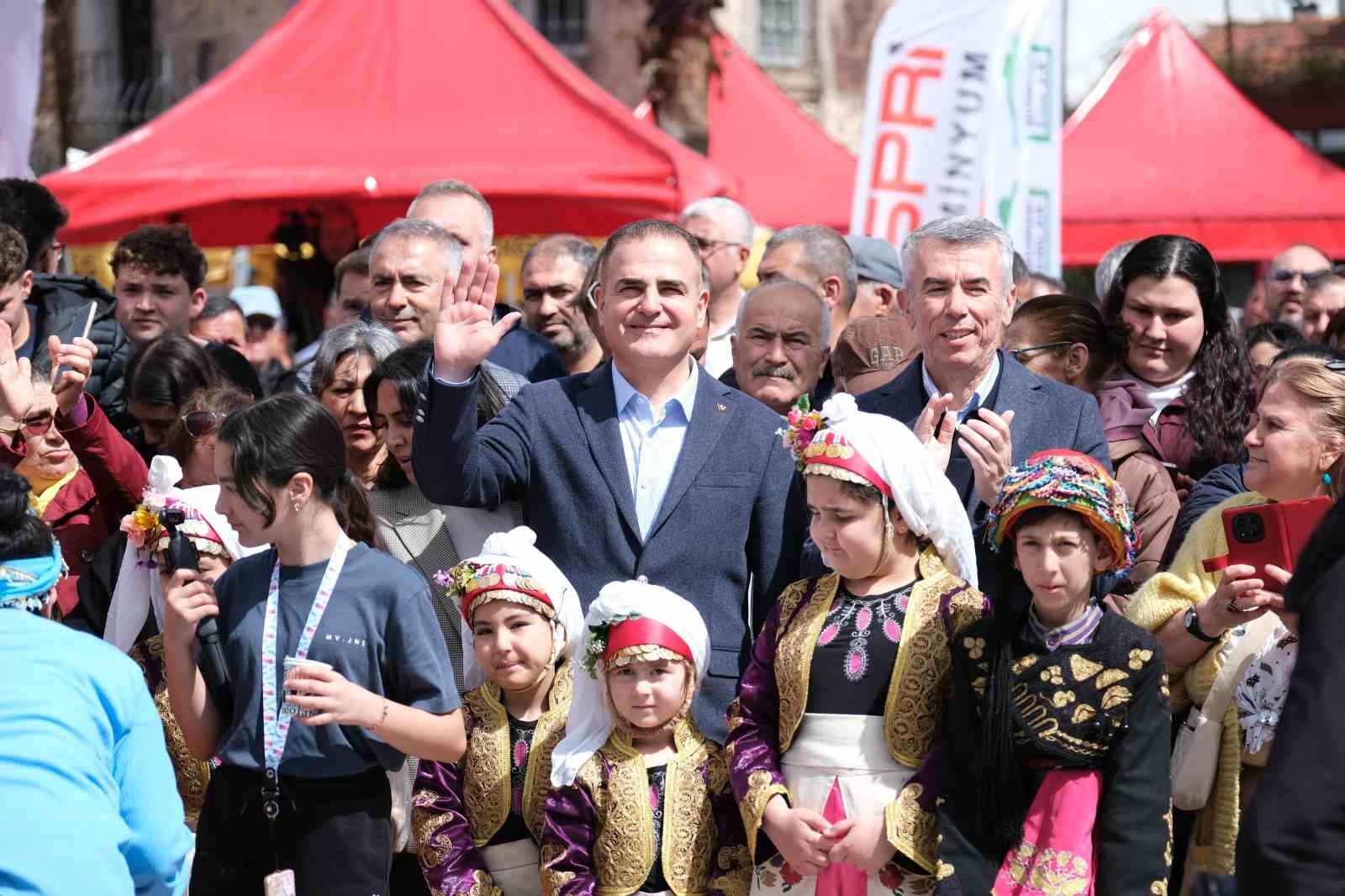 Bodrum’da Acı Ot Festivali’ne insan seli
