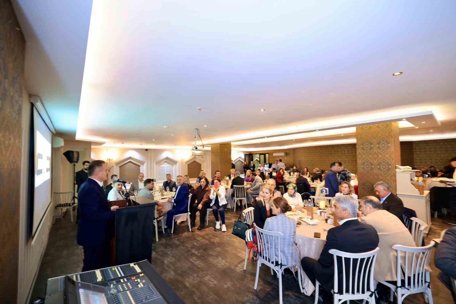 Bodrum’da gazeteciler iftarda buluştu
Bodrum’da gazeteciler iftarda buluştu