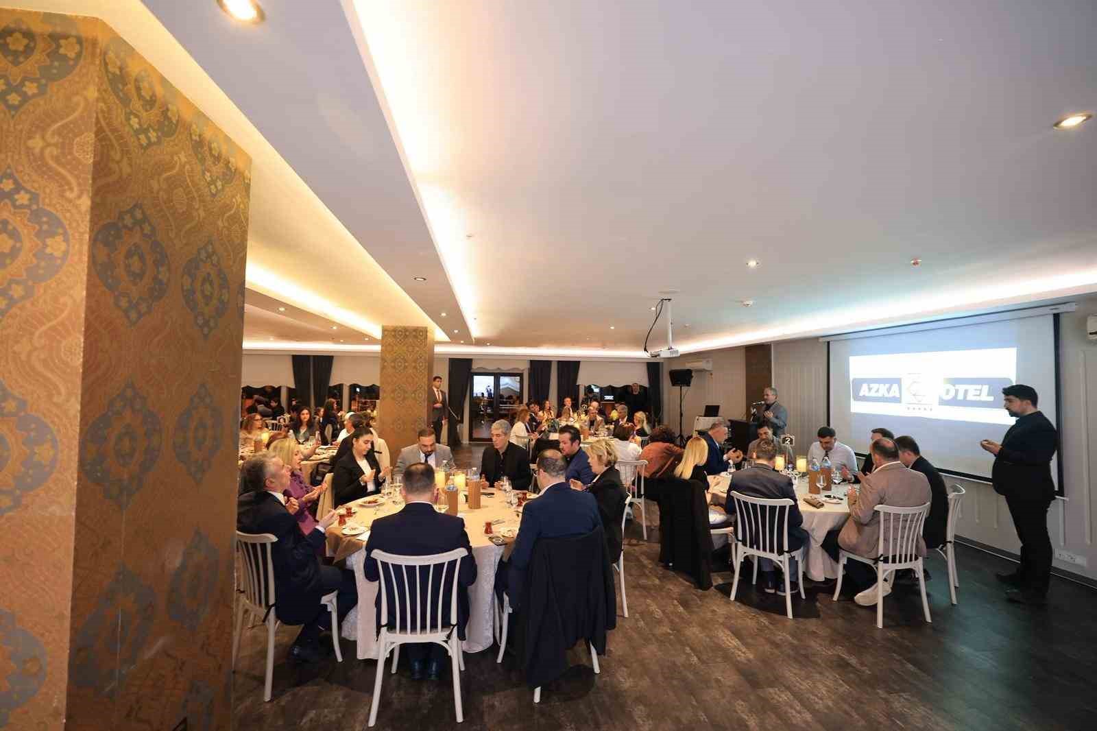 Bodrum’da gazeteciler iftarda buluştu
Bodrum’da gazeteciler iftarda buluştu