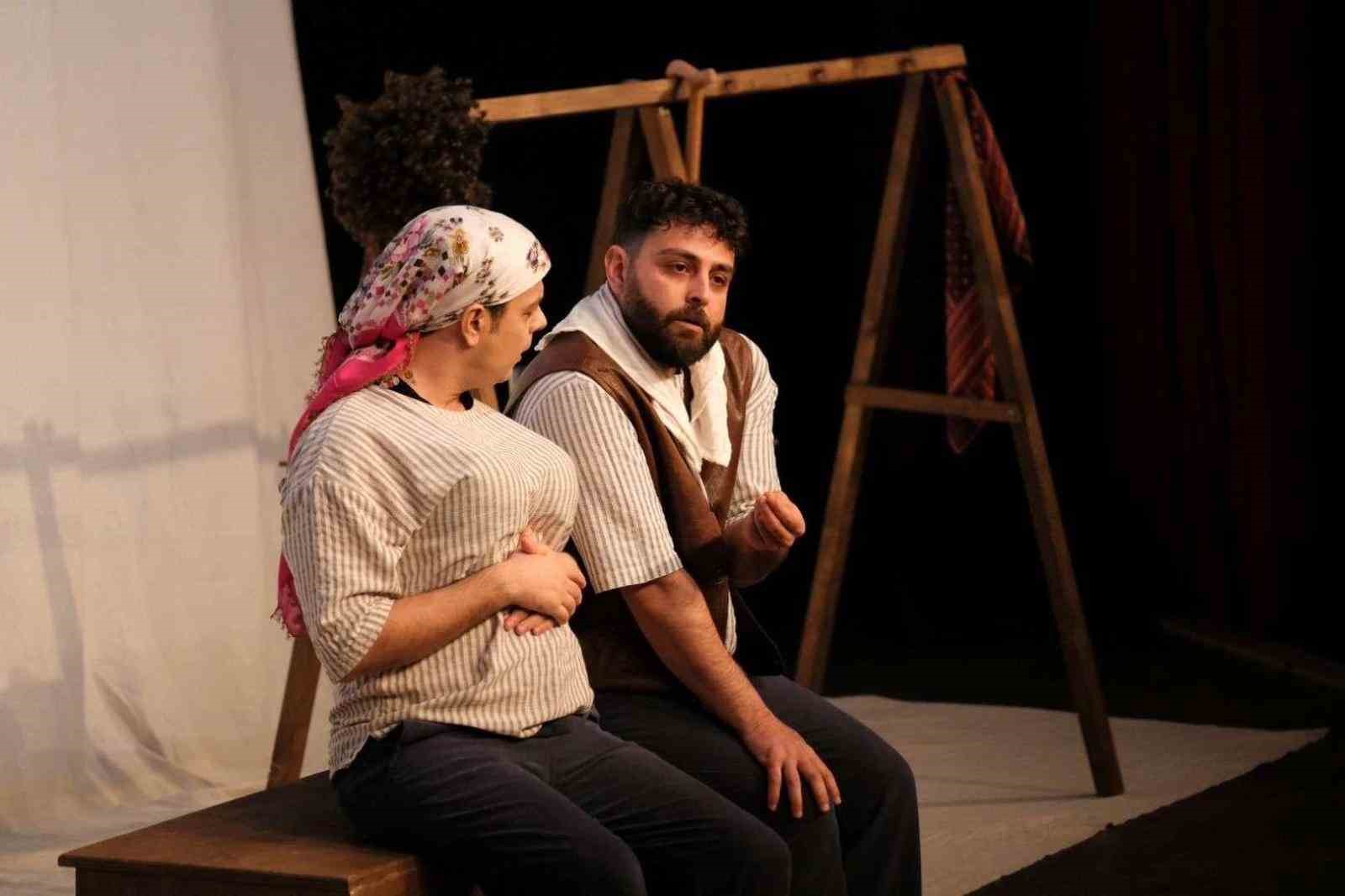 Bodrum’da perde "Cambazın cenazesi" ile kapanıyor
