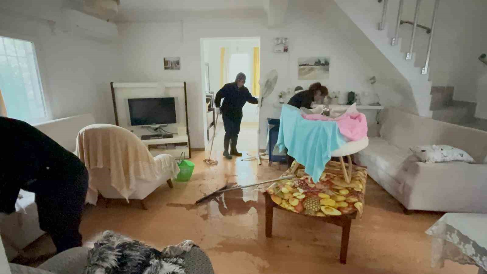 Bodrum’da selin tablosu gün ağarınca ortaya çıktı
