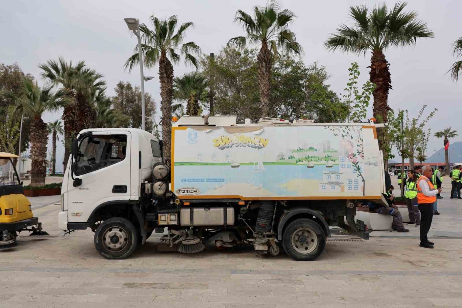 Bodrum’da temizlik seferberliği yeniden başladı
