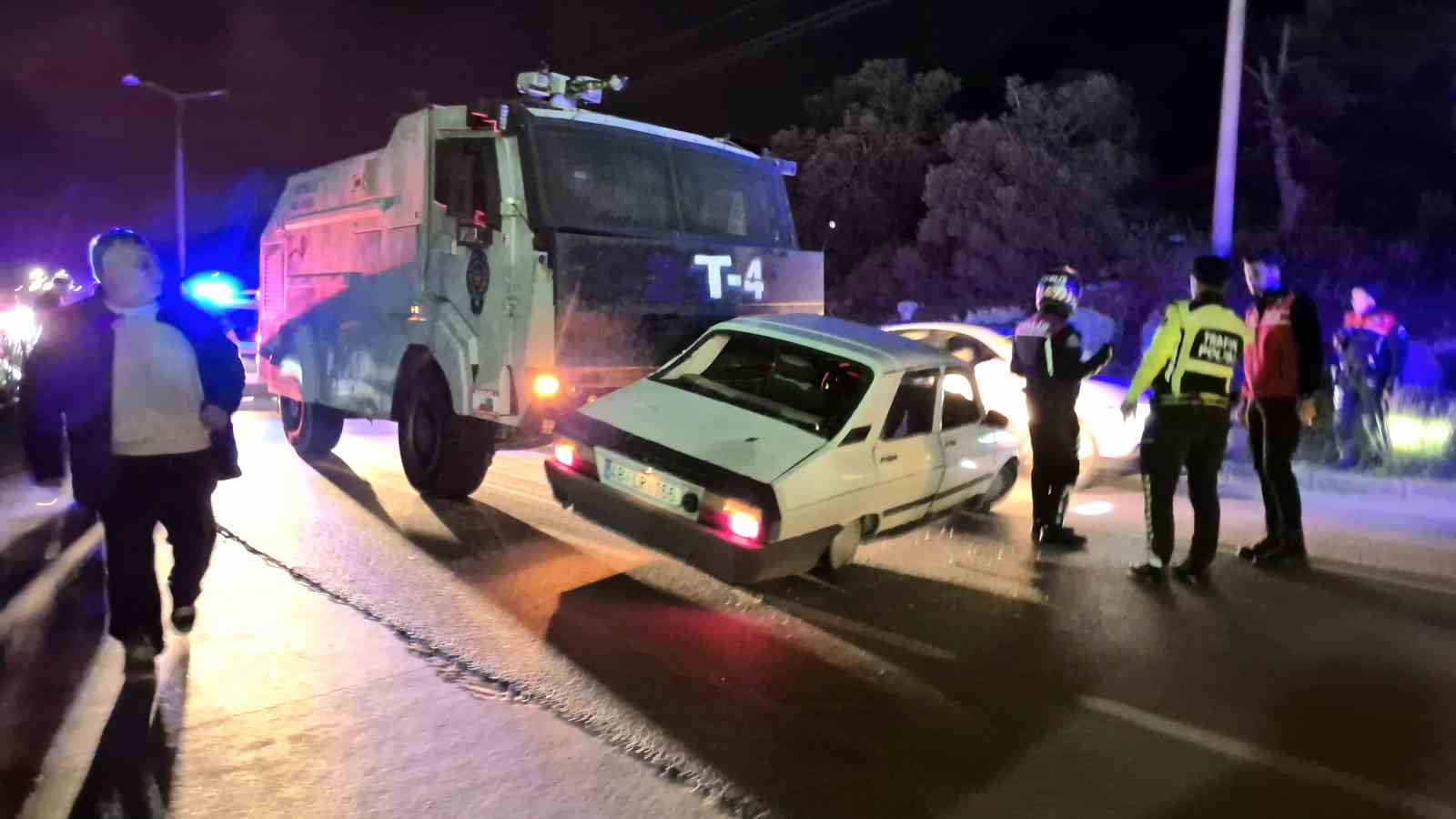 Bodrum’da TOMA, otomobile çarptı
