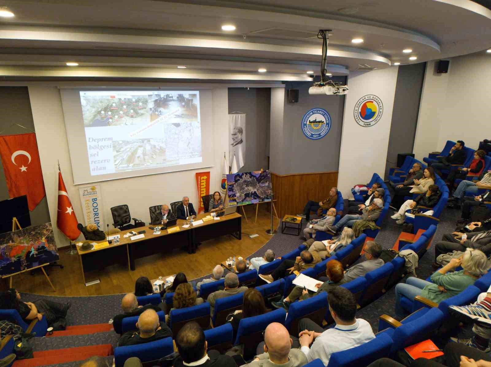 Bodrum’da ulaşım ve altyapı masaya yatırıldı: Uzmanlardan nüfus ve planlama uyarısı
