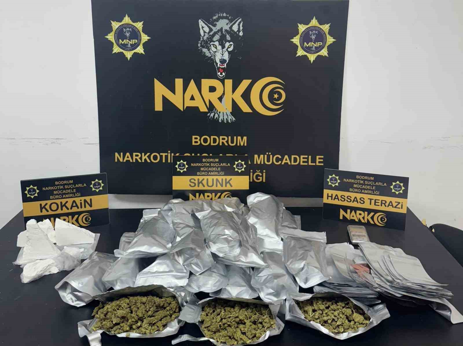 Bodrum’da uyuşturucu operasyonu: "3 sanığa 22 yıl 6 ay hapis"
Bodrum’da uyuşturucu operasyonu: "3 sanığa 22 yıl 6 ay hapis"
