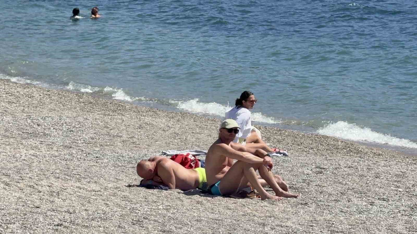 Bodrum’da yazdan kalma günler: Sahiller dolup taştı, kruvaziyerle 274 turist geldi
