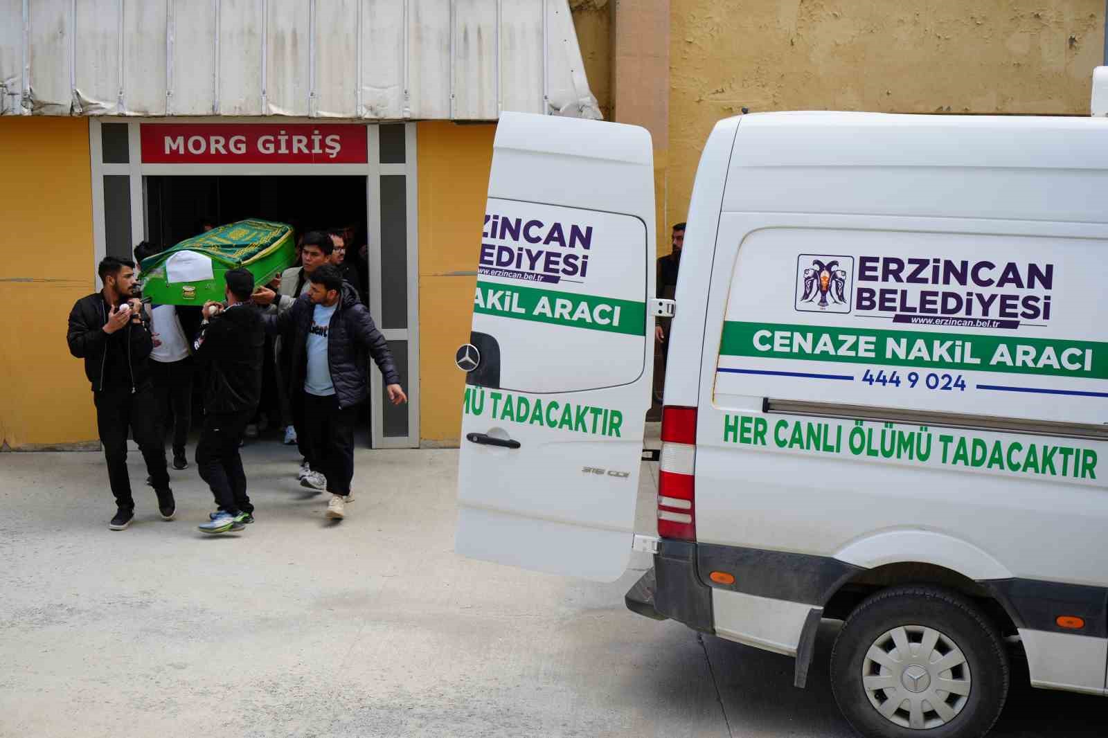 Bodrum’daki göçmen faciasında hayatını kaybeden 9 kişi Erzincan’da defnedildi
