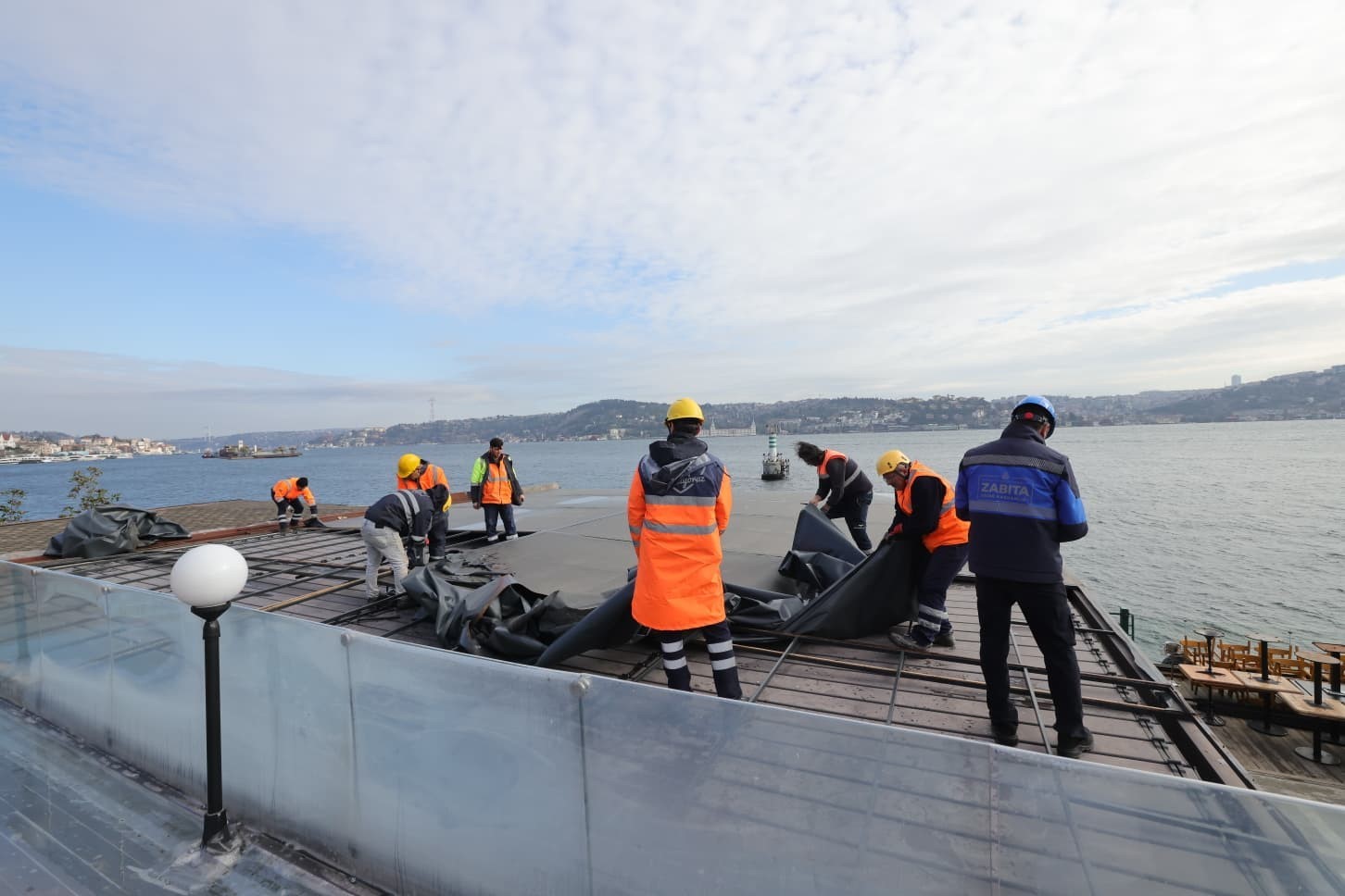 Boğaz hattında yıkımlar sürüyor: Beşiktaş’taki ünlü gece kulübünün kaçak kısımları yıkıldı
