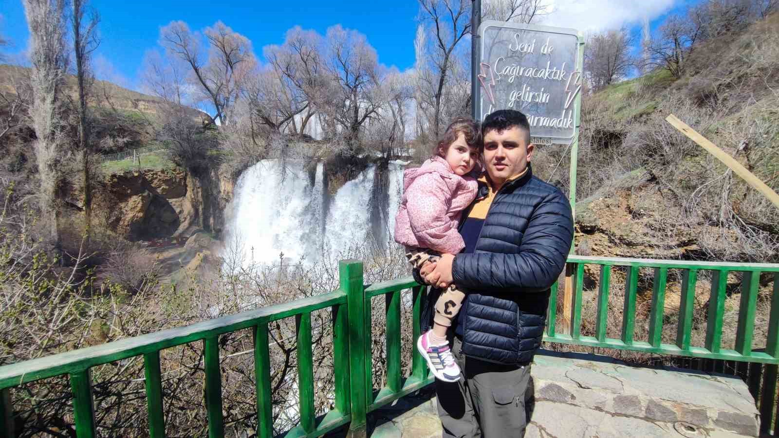 Bol yağışlar Sızır şelalesini coşturdu
