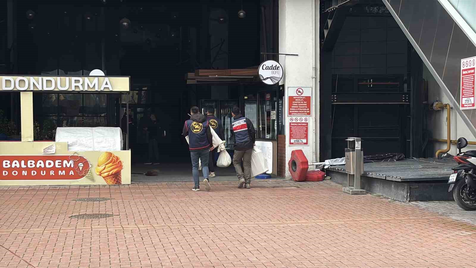 Bolu Belediyesi’nde jandarma ekipleri inceleme çalışmasını bitirdi: Evraklar götürüldü
