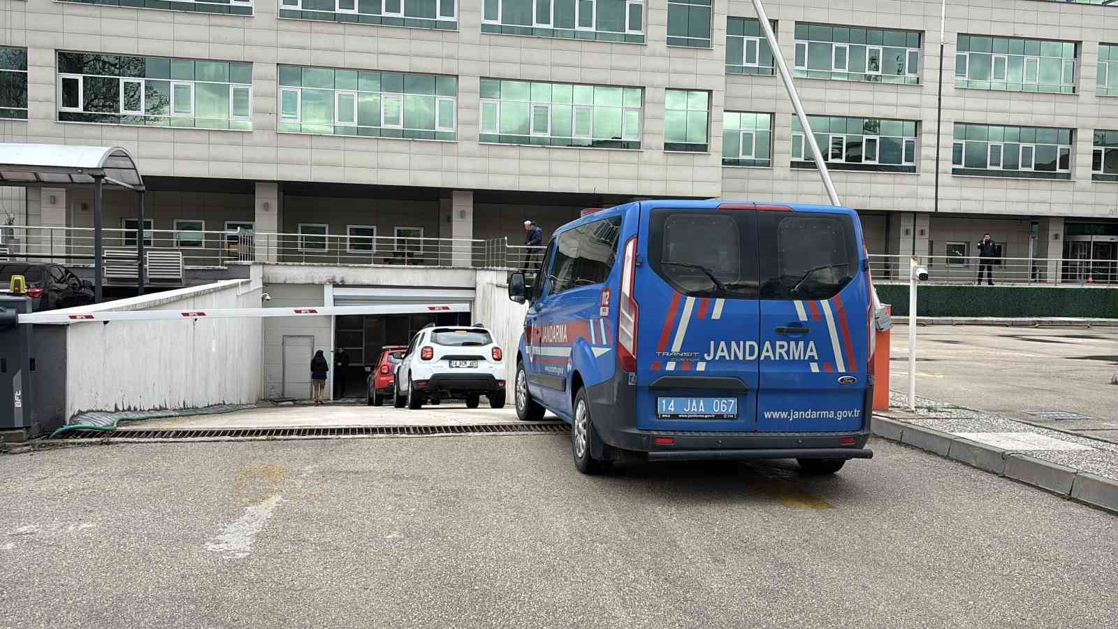 Bolu Belediyesi’nde yürütülen soruşturmada gözaltına alınan 3 kişi adliyeye sevk edildi
