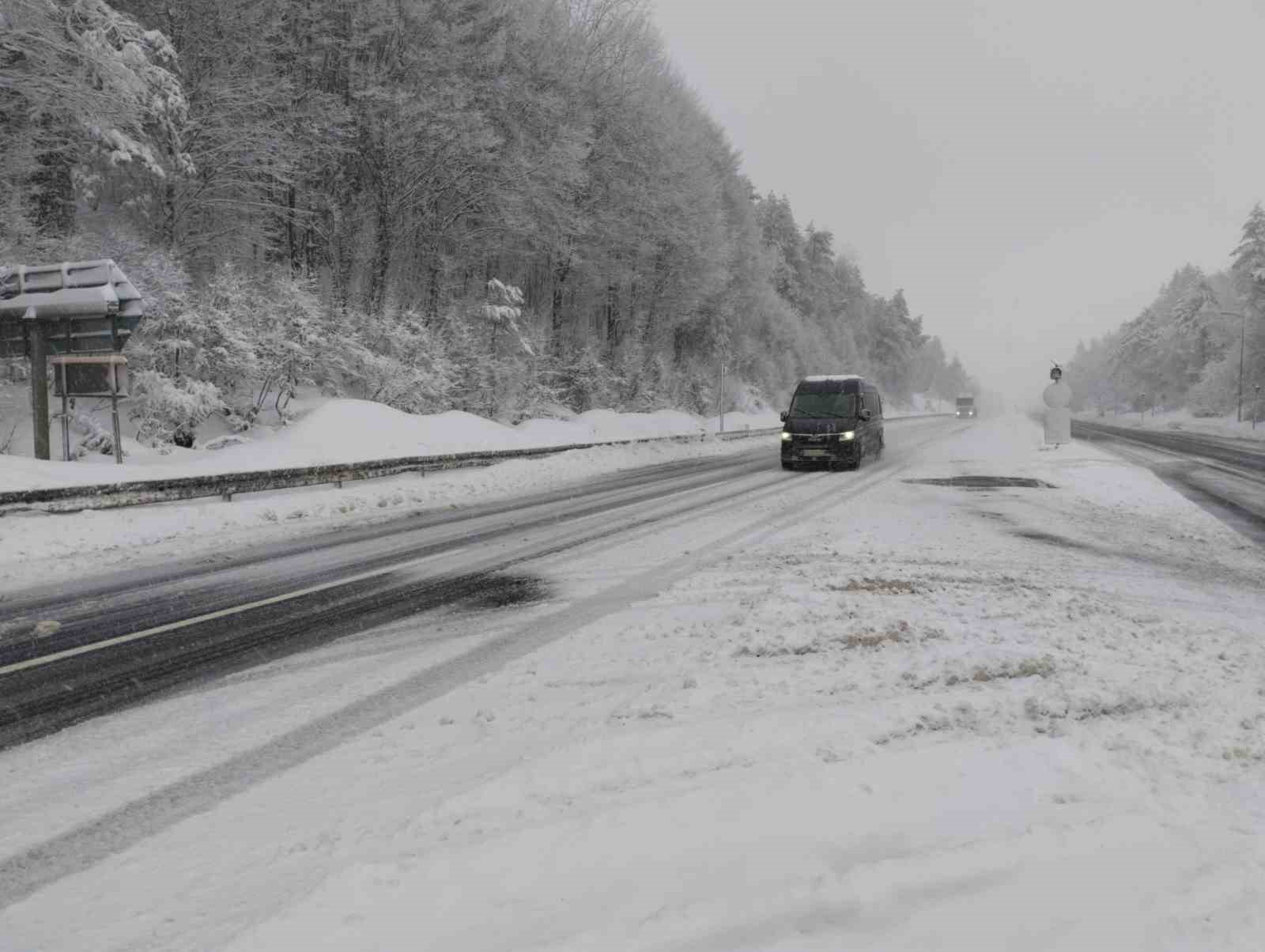 Bolu Dağı’nda aralıklarla etkili oluyor
